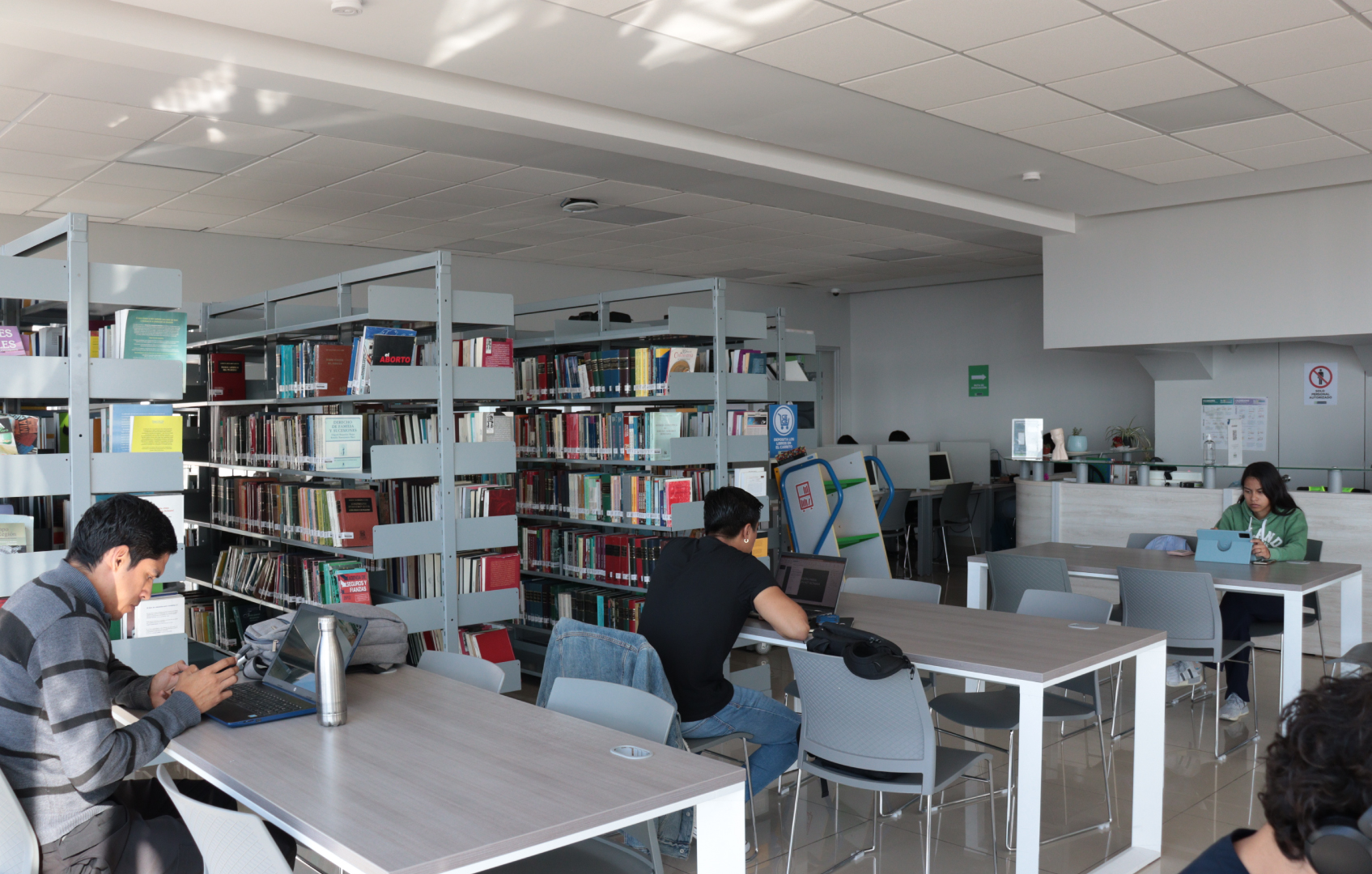 UCQ CMS JULIO_area comun FJS Biblio